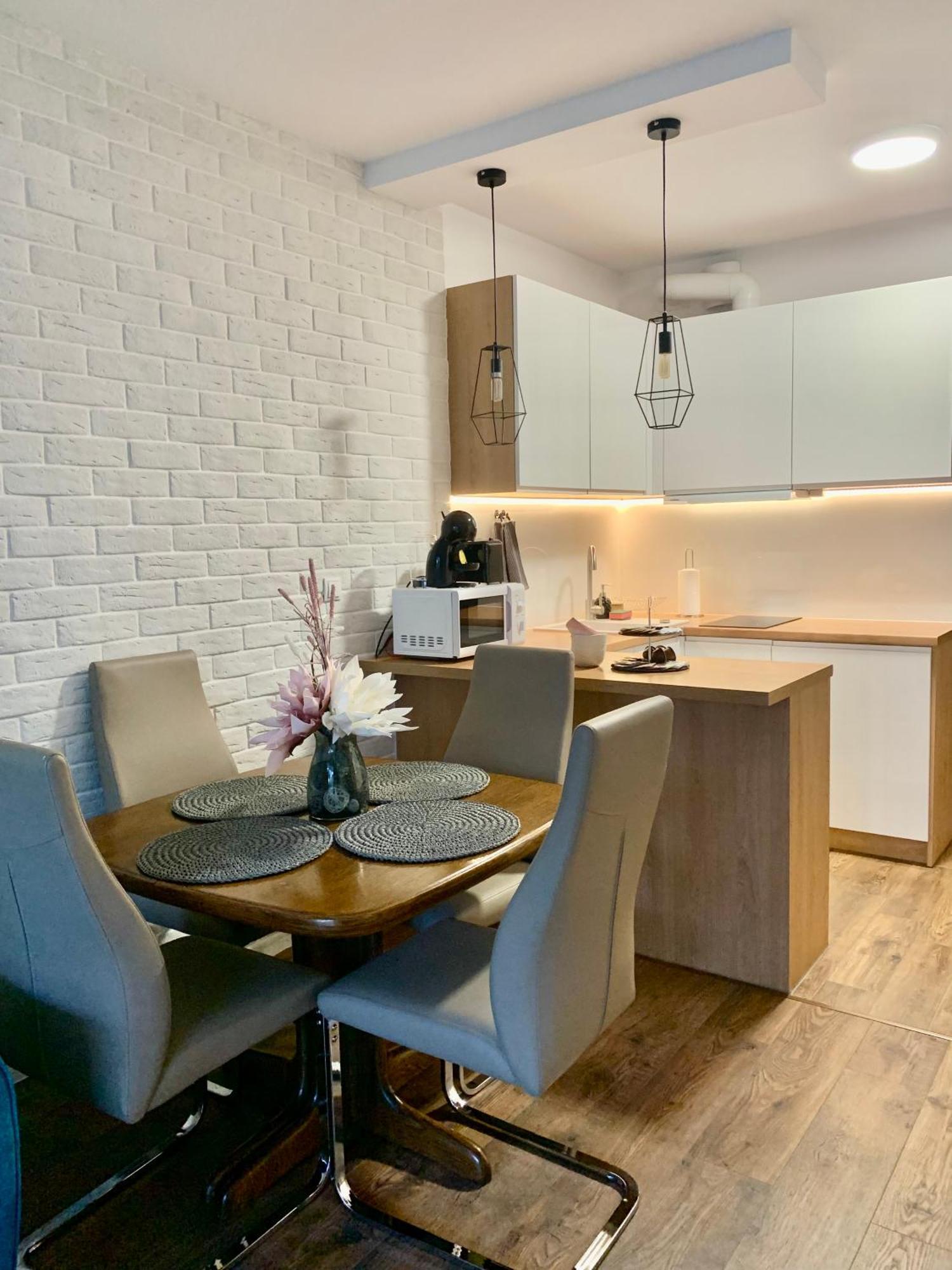 Remar - Apartamentai Prie Necko Ezero アウグストゥフ エクステリア 写真